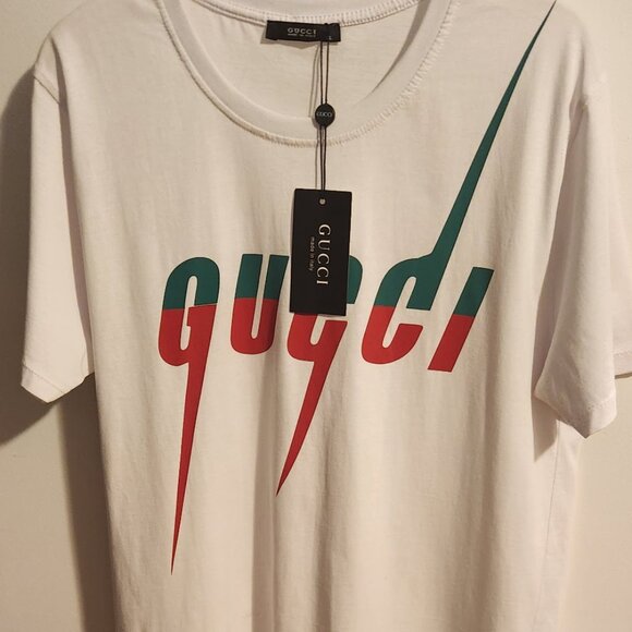 Authentic Gucci T-Shirt – Classic Style, Effortless Luxury - Picture 1 of 3